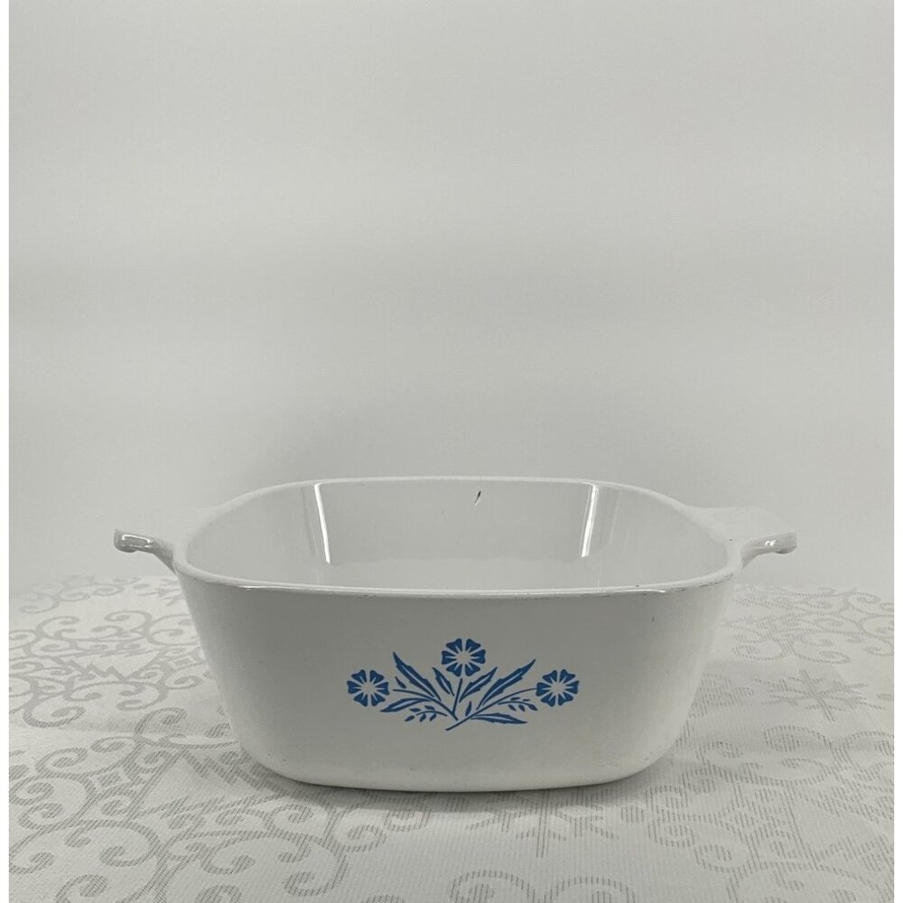 Corning‎ Ware Blue Cornflower 1.75 Quart Baking Dish Chipped
